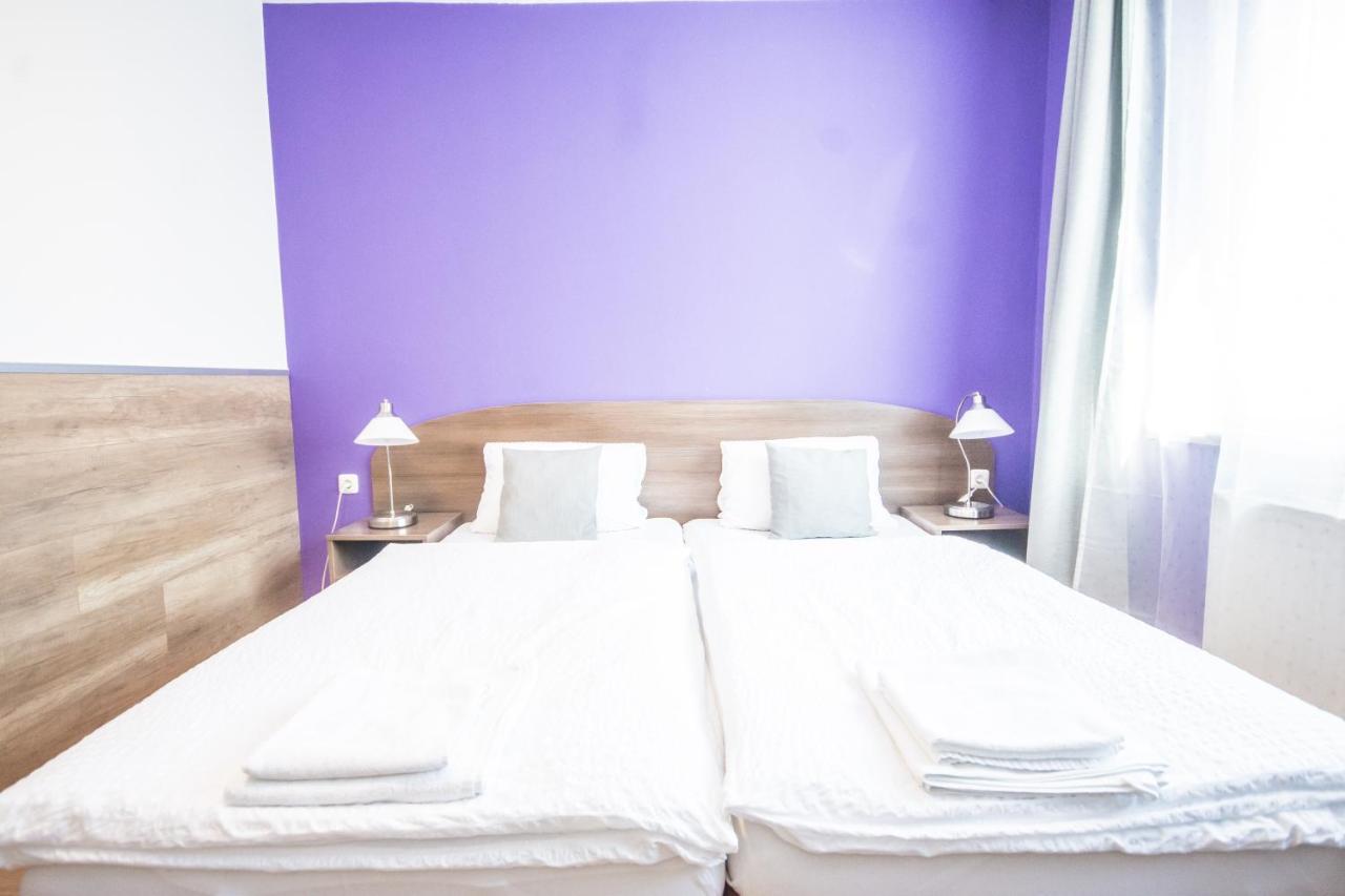 Hotel Turmfalke 24H Check In Линц Экстерьер фото